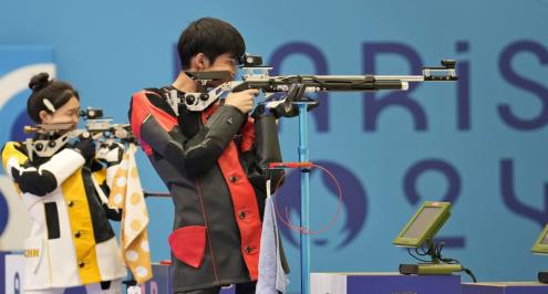 أولمبياد باريس.. الذهبية الأولى من نصيب الصين في الرماية